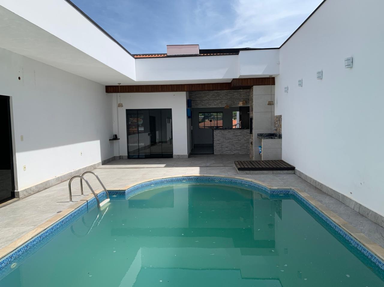Casa – Rua Benedito Luiz de Godoy – 2 dormitórios com piscina – R$ 600 mil