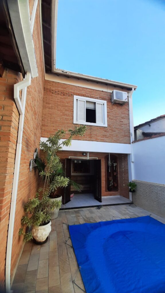 Rua Sizi Vieira Cintra, 70 – casa com 3 dormitórios – Venda R$ 750 mil – Aluguel R$ 2.200,00