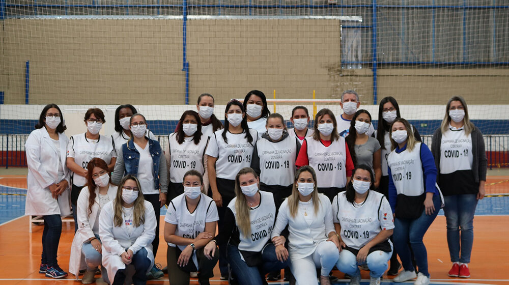 Saúde aguarda autorização para iniciar vacinação em adolescentes