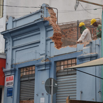 Imóvel da antiga pastelaria kashiba é demolido