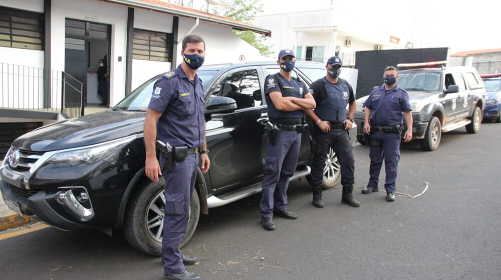 Em ação com trocas de tiros, GMs localizam Toyota roubada