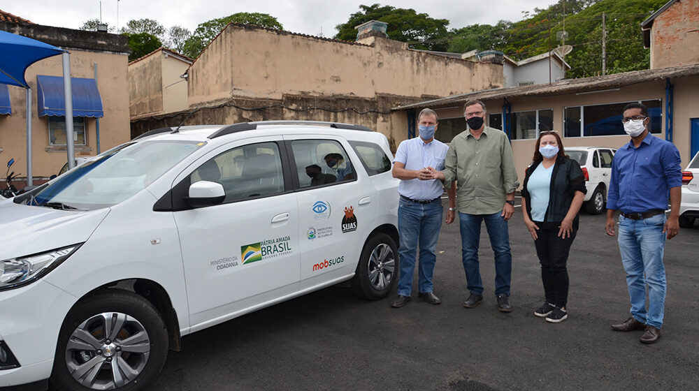 Casa de Repouso ‘Allan Kardec’ recebe um novo veículo