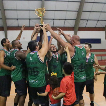 Bonde é campeão invicto na Copa Itapira de Basquete