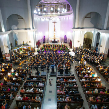 Mais de 500 prestigiam noite de abertura da Cantata de Natal