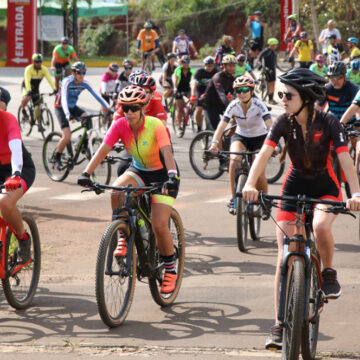 500 pedalam em passeio ciclístico