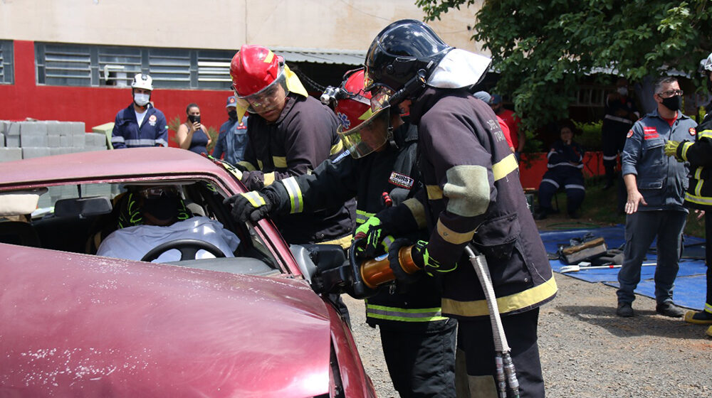 Defesa Civil abriga treinamento de salvamento veicular