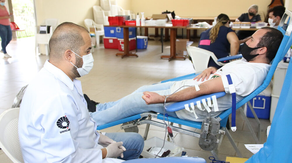 Coleta de sangue fecha ano com 593 bolsas