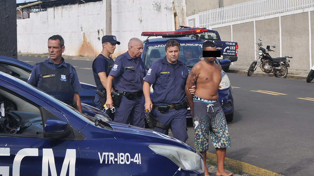 Após trocas de tiros, dois são detidos pela GCM