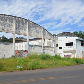 Prefeito se reúne com proprietário para detalhar demolição de complexo industrial