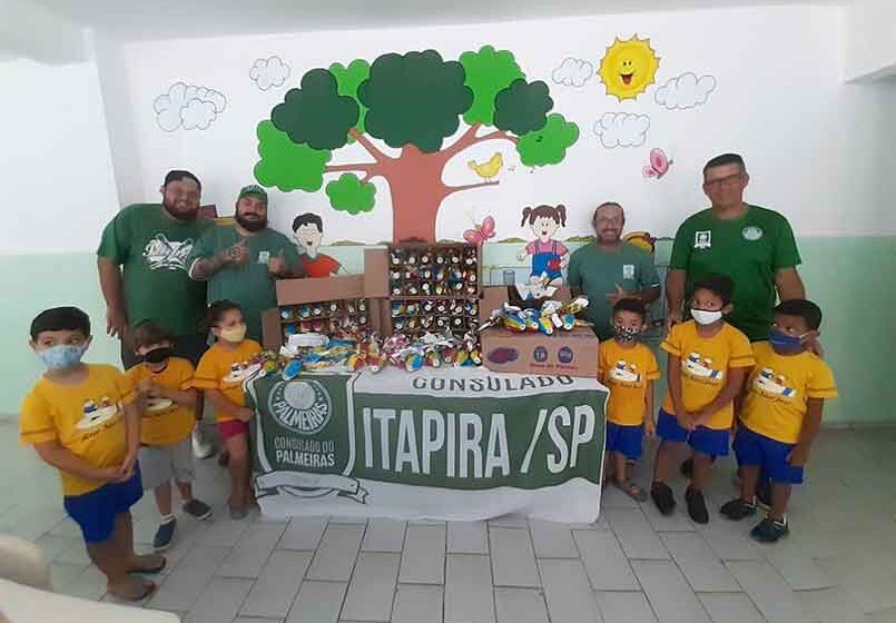 Entidades recebem 950 ovos de chocolate do Consulado do Palmeiras