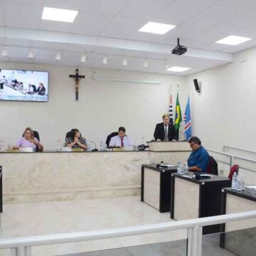Comissão da Câmara propõe 11% de aumento para prefeito, vice e secretários