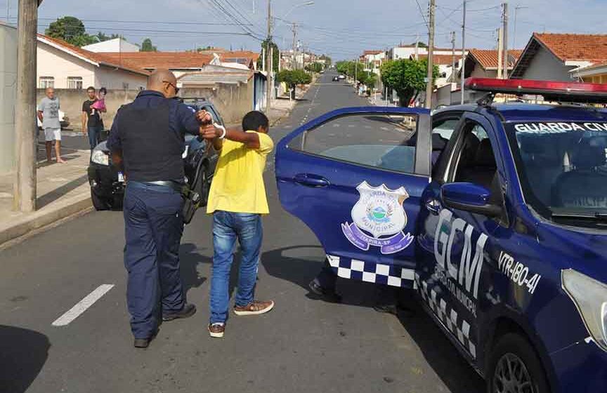 Audiência de custódia libera homem que fez adolescente de refém