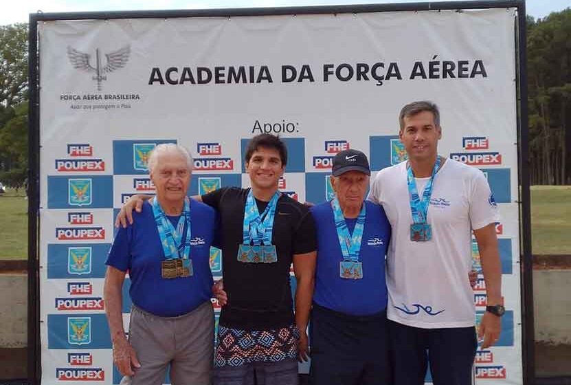 Natação master conquista 10 medalhas na Academia da Força Aérea