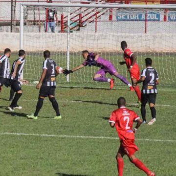 Esportiva vence o Rio Branco no Chico Vieira e é líder