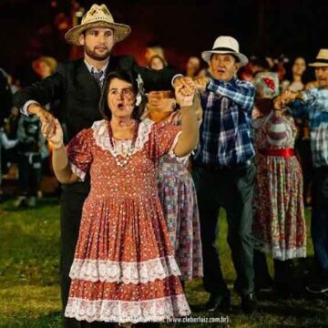 Vida Mais realiza Festa Junina com muita dança, prêmios e show