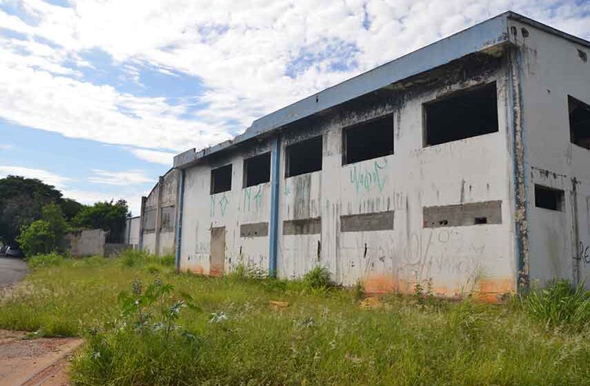 Prefeitura confirma demolição do prédio abandonado para amanhã