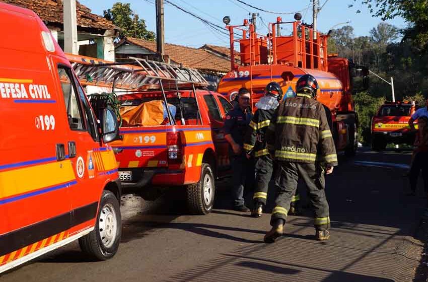 Incêndio atinge três residências no Cubatão