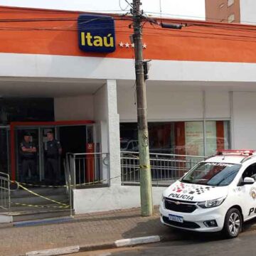 Itaú fica interditado após ser encontrado “chupa cabra” em caixa eletrônico