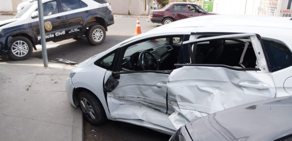 Acidente na Paoletti envolve três veículos