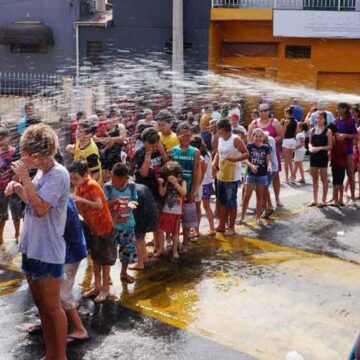 Festa de Cosme e Damião reúne centenas de pessoas no Bar do Bi