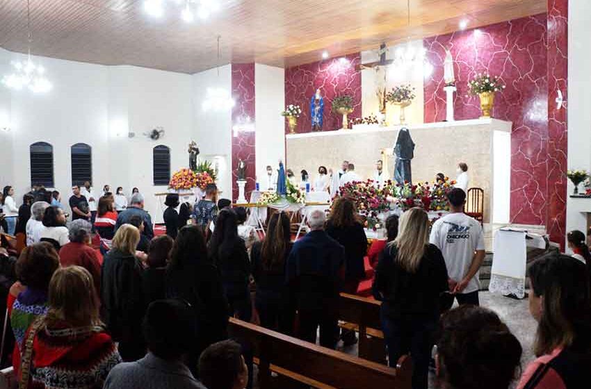 Festa do Cristo Rei e Tríduo a Santa Cecília mobilizam católicos no Figueiredo