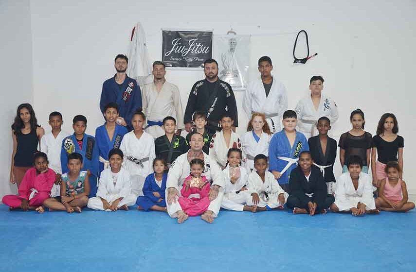 Ação social coloca duas irmãs no pódio do mundial de jiu-jitsu