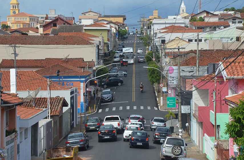 Rua XV de Novembro poderá receber radar e faixa elevada