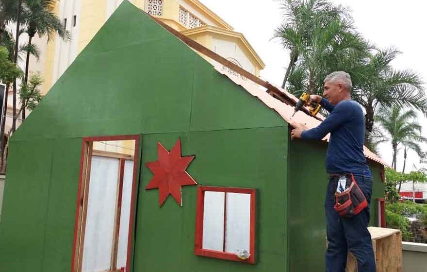 Mau tempo cancela chegada do Papai Noel na Praça nesta terça-feira