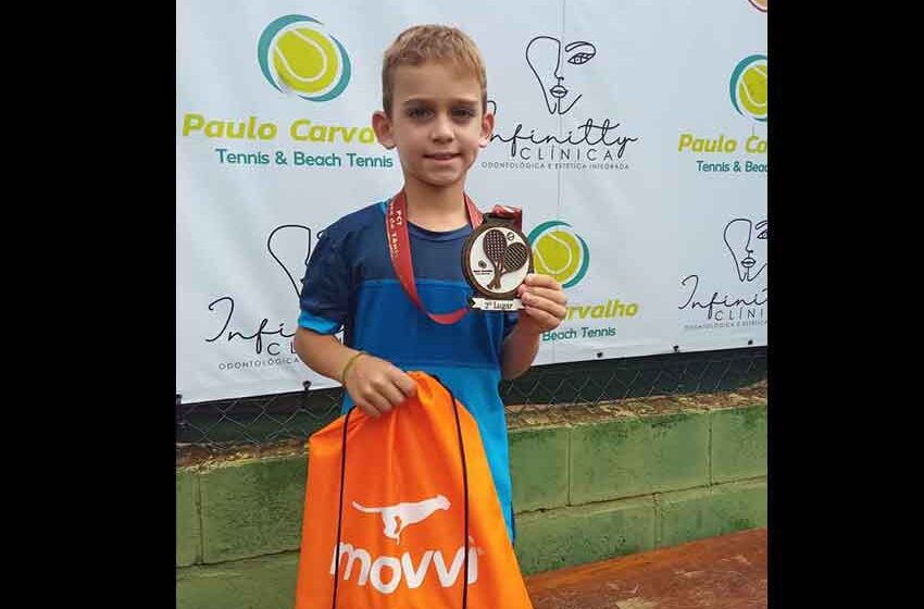 João Santos é vice-campeão no Torneio Tênis Kids em Campinas