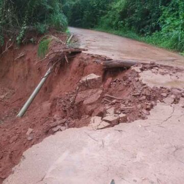 Queda de barranco deixa “ilhados” moradores na zona rural