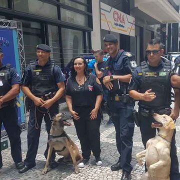 Equipe do Canil da GCM faz demonstrações de trabalho na capital