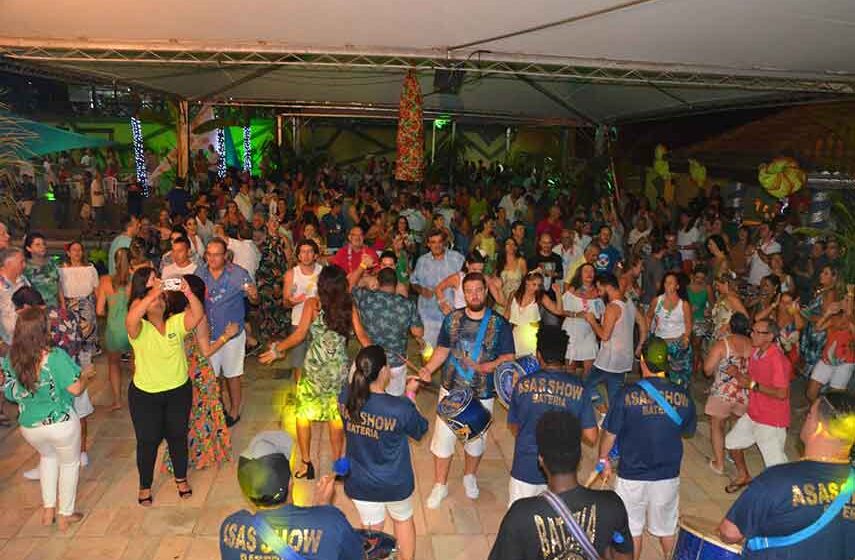 Santa Fé volta a realizar Baile do Hawaii em seu Salão Social