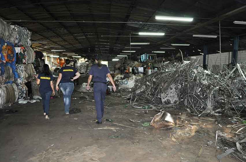 Hidrômetros são encontrados em galpões de sucatas localizados na Itapira/Amparo