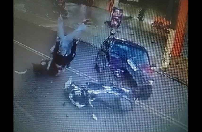 Câmera registra violenta colisão entre carro e moto na Rio Branco