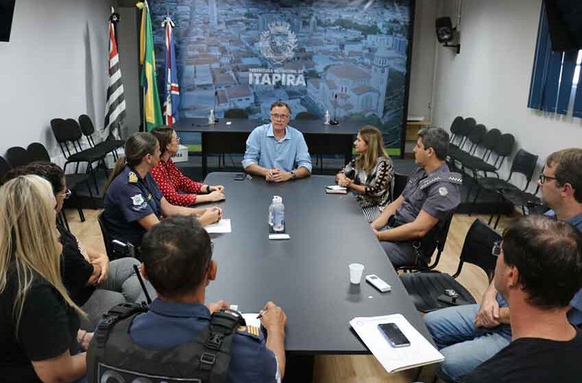 Escolas tem reforço na segurança nesta quinta para prevenir possíveis ataques