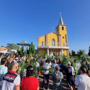 Católicos marcam presença na abertura de mais uma Semana Santa