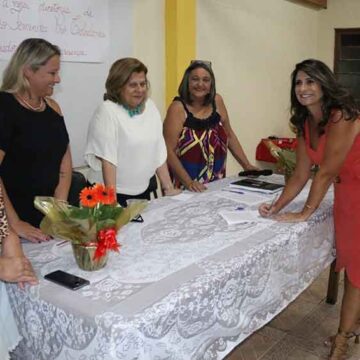 Gilza Sanches empossada na presidência da Associação Feminina