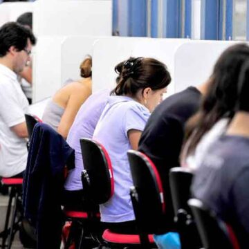 Consórcio 8 de abril abre concurso com 81 vagas em cargos variados