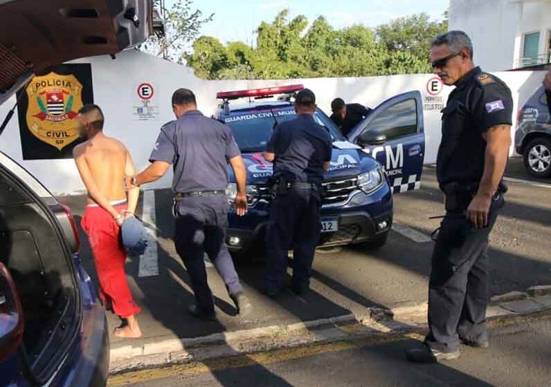 GCM surpreende traficantes no Cubatão e um acaba preso