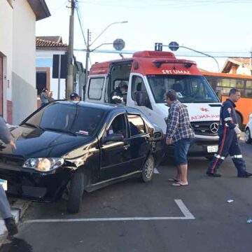 Cruzamento na Rua XV registra mais um acidente