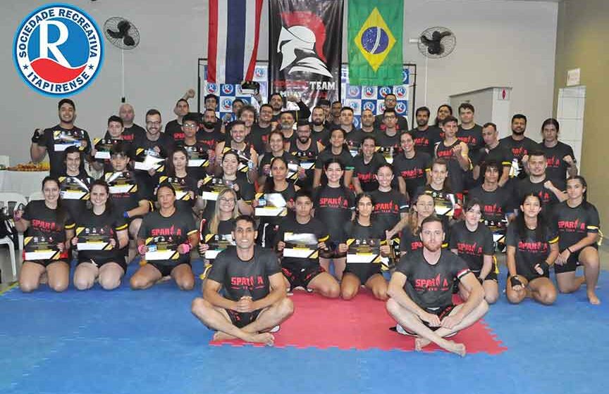 Recreativa sedia pela 1ª vez Graduação do Muay thai