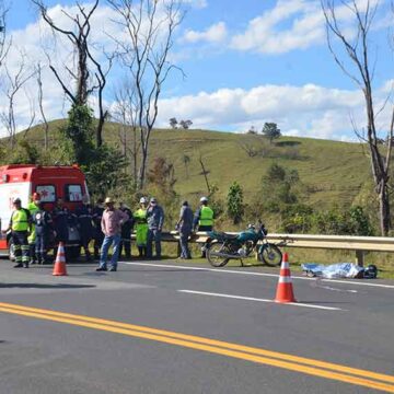 Motociclista morre na Itapira/Jacutinga após acidente com ônibus e caminhão