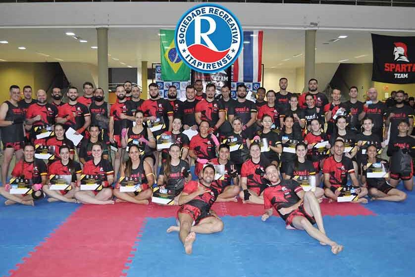 Muay Thai se desenvolve e Recreativa sedia 2ª graduação