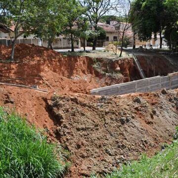 Dimensão das obras no córrego do Santa Marta retratam o tamanho do problema