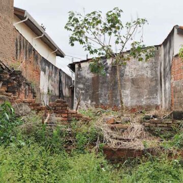 Casa abandonada vem causando problemas aos moradores do Boa Vista