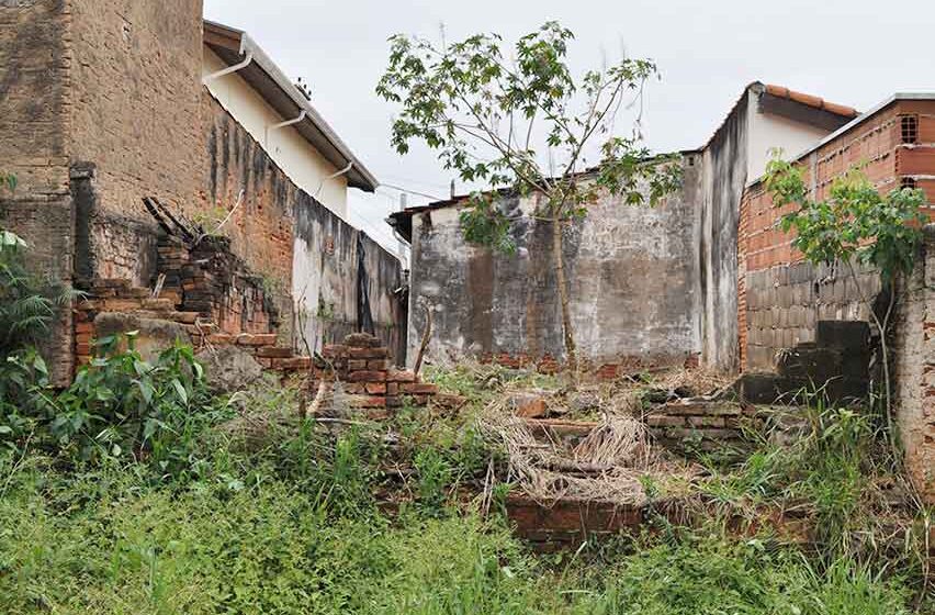 Casa abandonada vem causando problemas aos moradores do Boa Vista