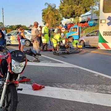 Motociclista fica ferido após colisão com Gol na Sp-352