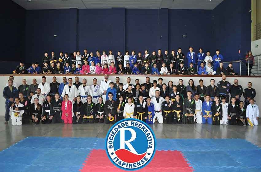 Em ano especial, Jiu-Jitsu da Recreativa promove graduação recorde