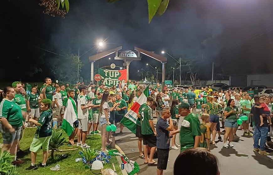 Torcida do Verdão solta o grito de campeão após virada histórica no Brasileiro