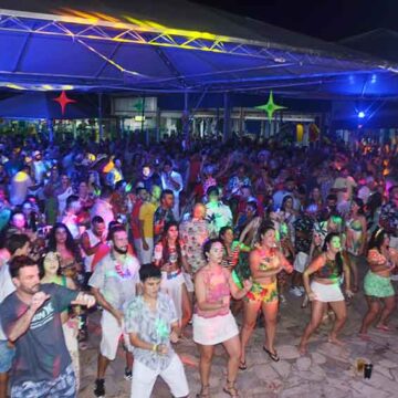 Baile do Hawaii da Recreativa está com seus últimos convites disponíveis